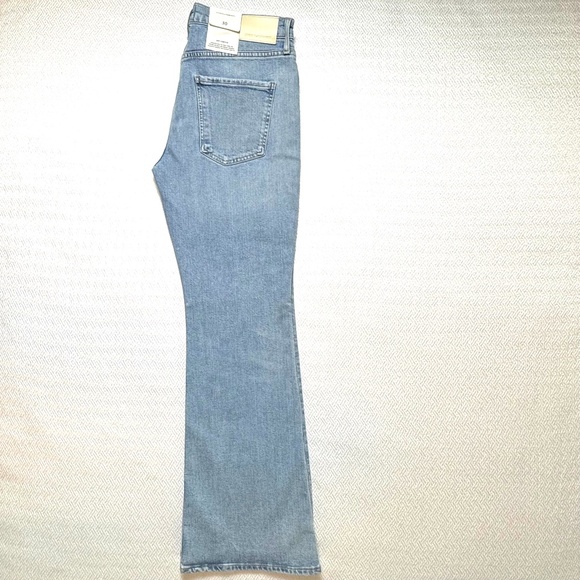 NWT CITIZENS OF HUMANITY Isola Flare Mid Rise Jeans Pegasus Blue Size 30 L32 - Picture 6 of 15